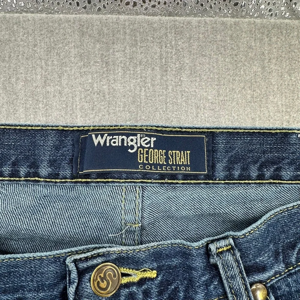 Wrangler George Strait Jeans Mens 34x30 Blue Medium Wash Cowboy‎ FLAWED